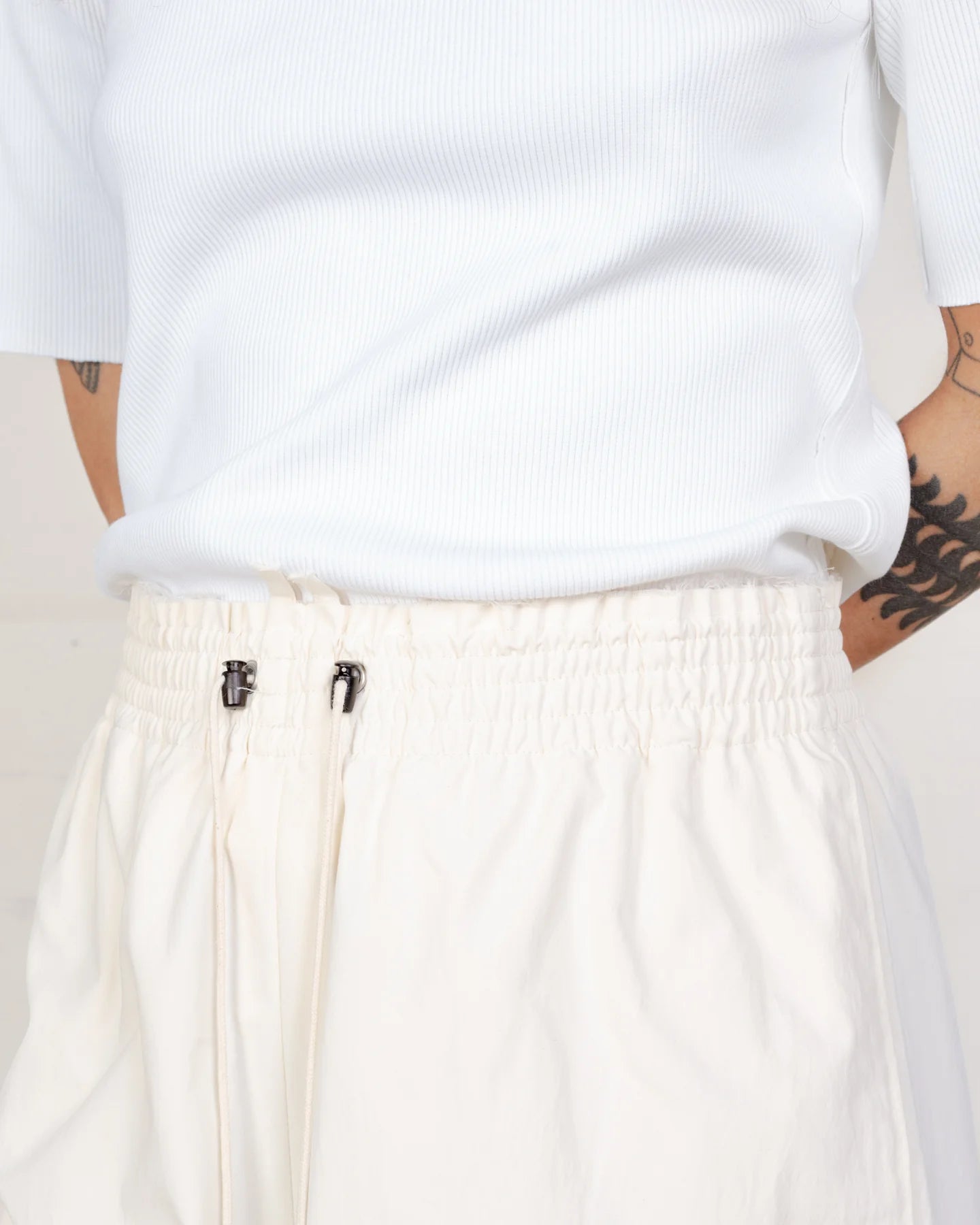 KNEE SHORTS technical nylon - light yellow